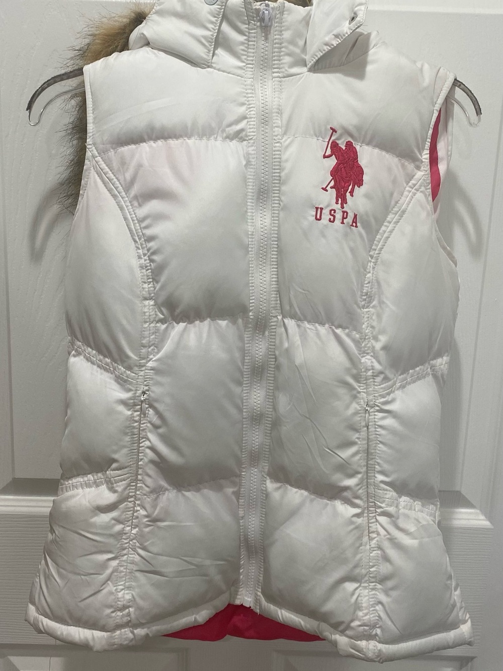 U.S Polo women’s size M White Quilted Puffer Vest with Pink Logo Detail